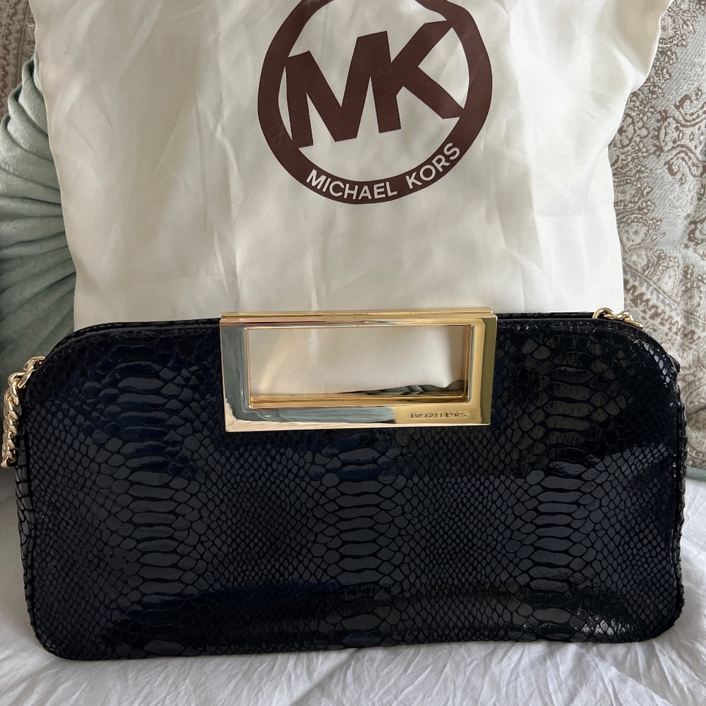 Michael kors clutch